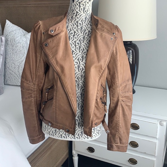 ⭐️Blu Pepper Faux Leather Jacket⭐️ - Picture 2 of 14